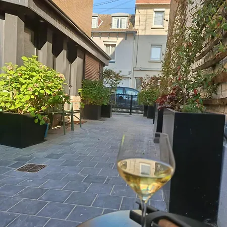 Villa Centre Ville Le Touquet, Villa Familiale, Terrasse Exterieure, 3 Grandes Chambres Dont Une Parentale, Balcon, Baignoire