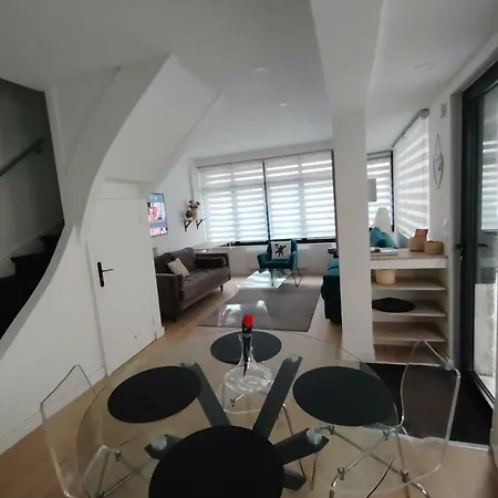 Centre Ville Le Touquet, Villa Familiale, Terrasse Exterieure, 3 Grandes Chambres Dont Une Parentale, Balcon, Baignoire * Le Touquet
