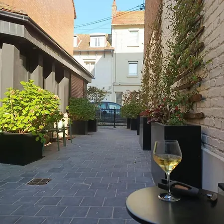 Terrasse Exterieure Familiale 3 Grandes Chambres, Centre Le Touquet, Balcon, Baignoire Le Touquet